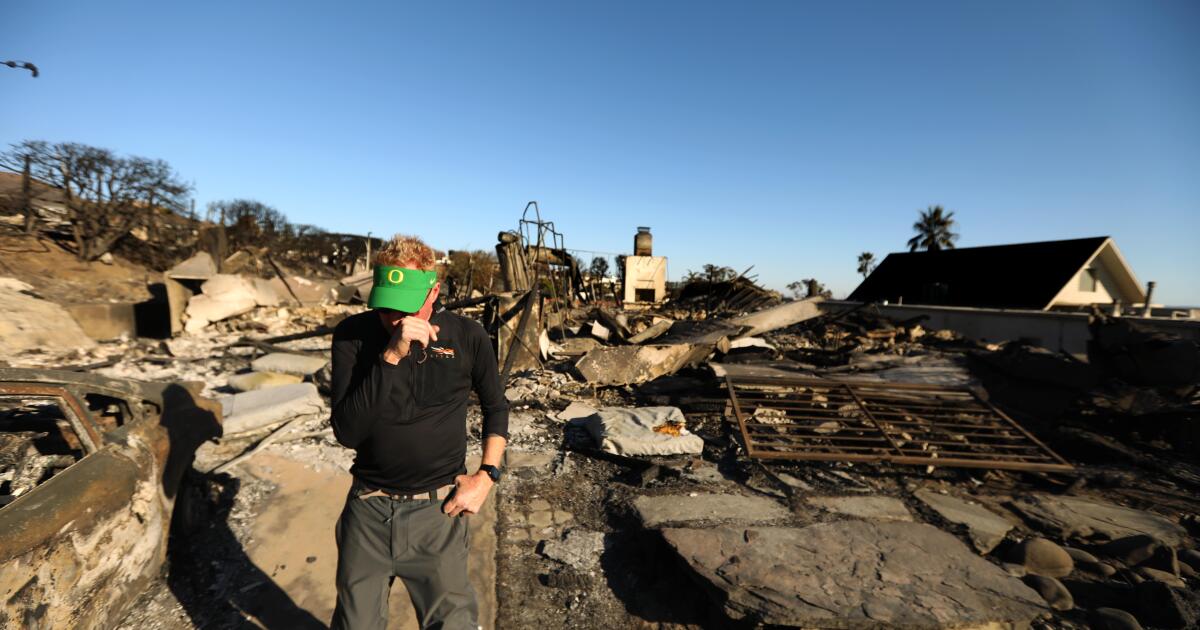 'Outlaw' heroes stay at home during fire evacuation