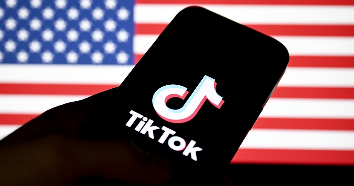 After Trump's comments, TikTok says it's restoring service to U.S. users