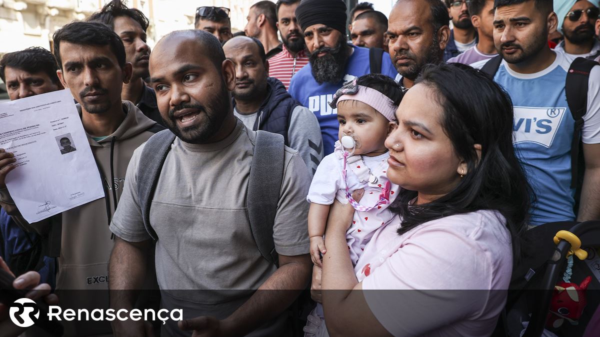 Aproximadamente 15% das consultas diárias de imigração permanecem pendentes