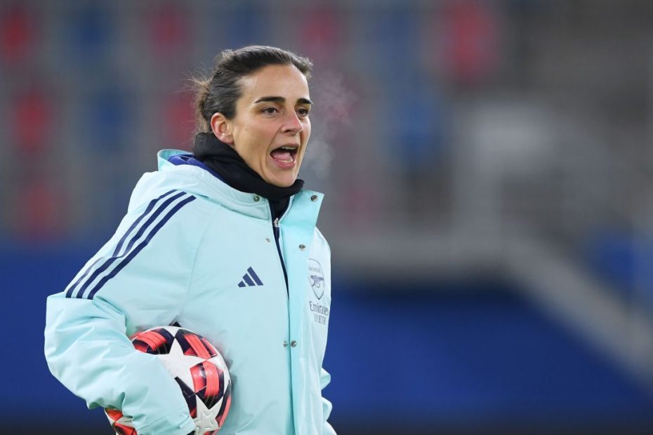 Arsenal's Emily Fox praises Renee Sleggs as 'steady force'