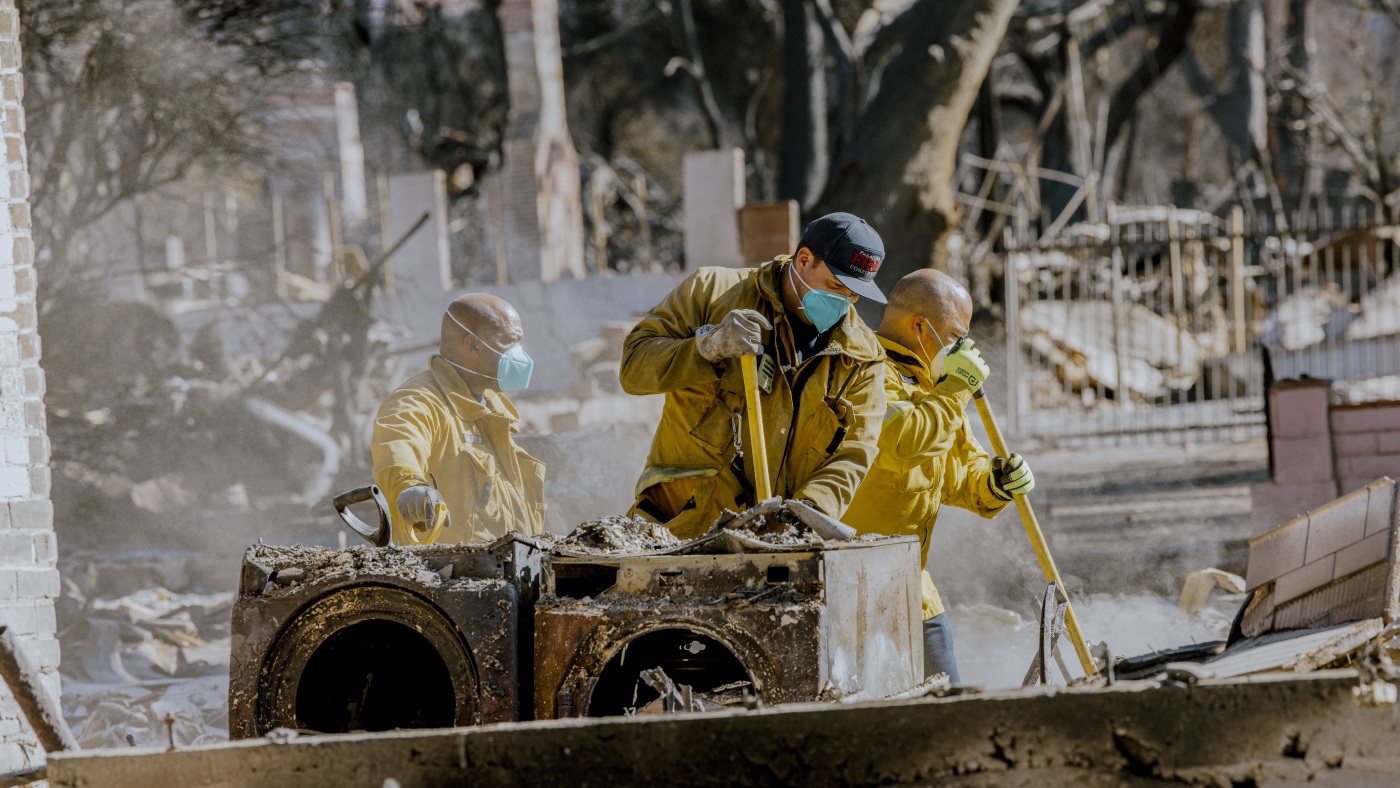Ashes and debris from Los Angeles wildfires pose health risk to returning residents: NPR