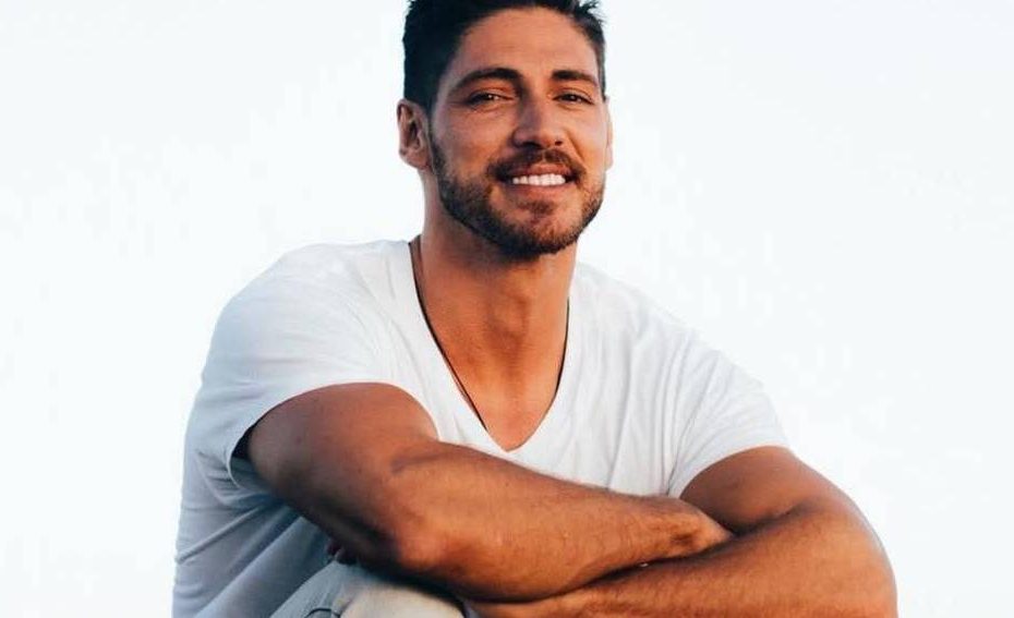 Ator Angelo Rodriguez em coma devido a pneumonia