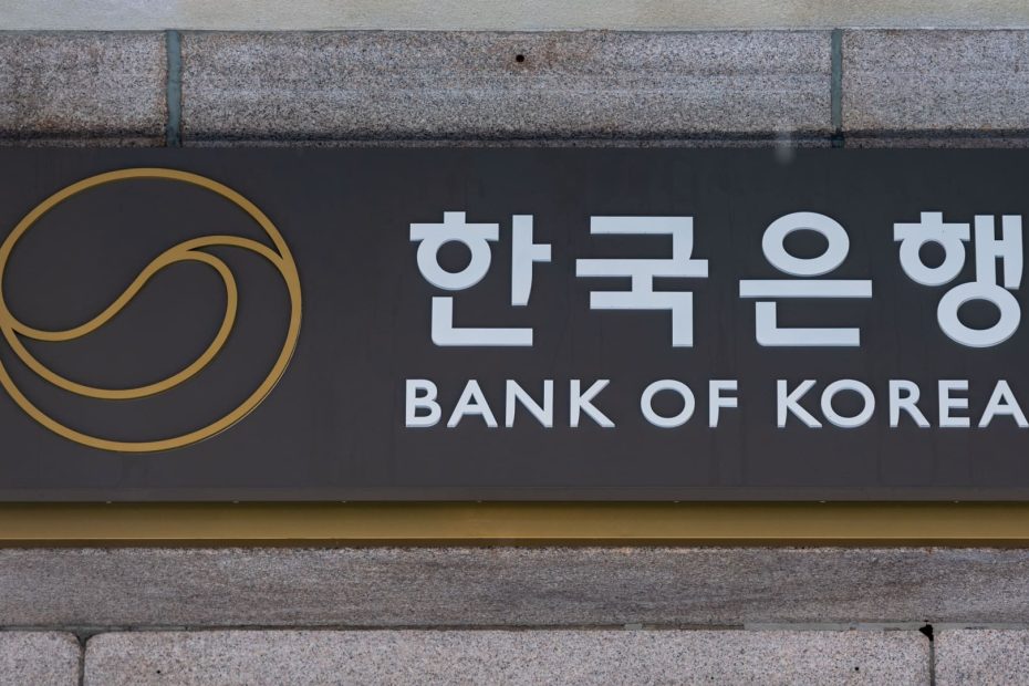 Bank of Korea keeps interest rates unchanged at 3%