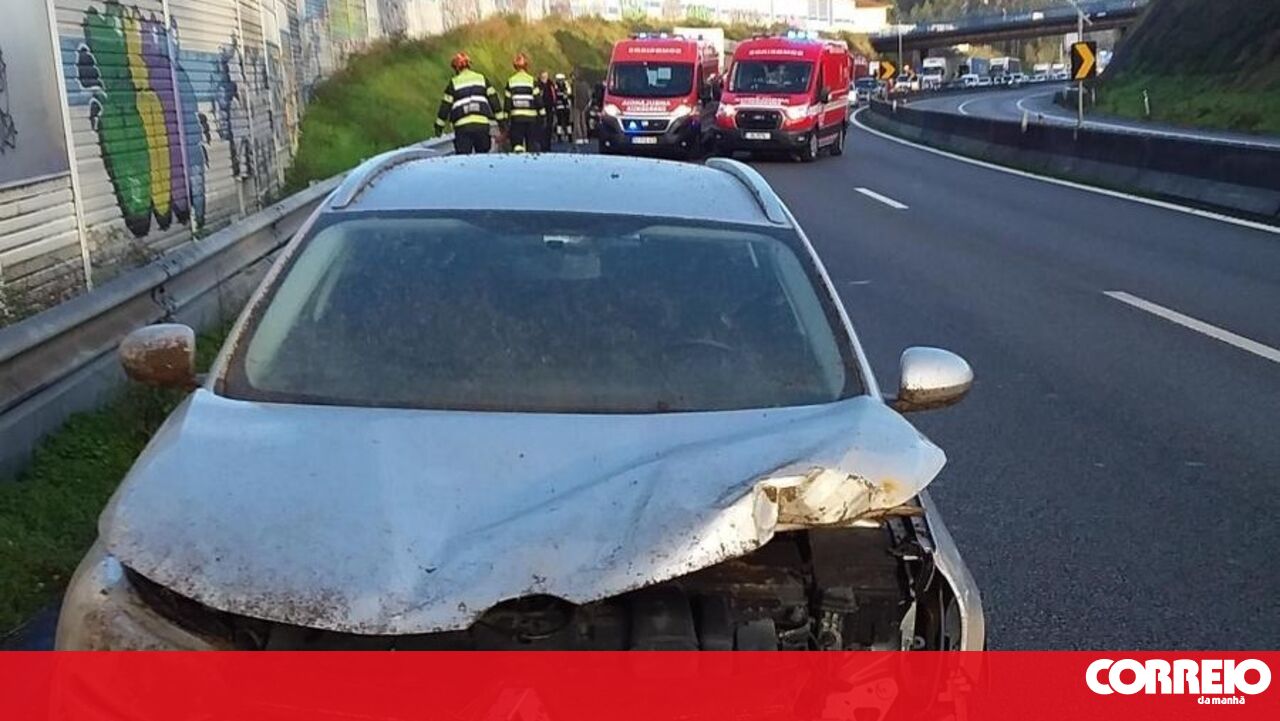 Bebé de nove meses ferido em colisão na autoestrada A29 em Espinho, Portugal