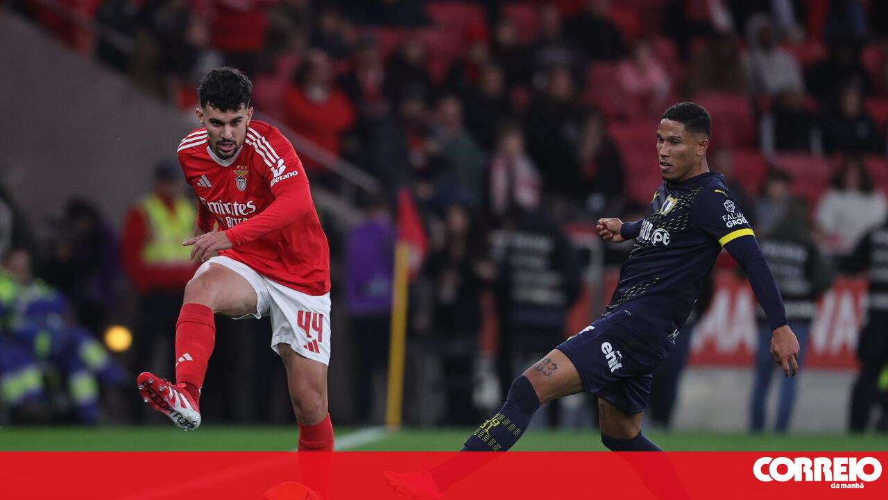 Benfica 2-0 Famalicão Equipas regressam a campo na segunda parte – Futebol