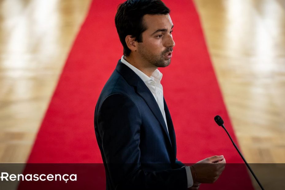 Bernardo Blanco. "Torne a câmara de Lisben um erro na frente da esquerda"