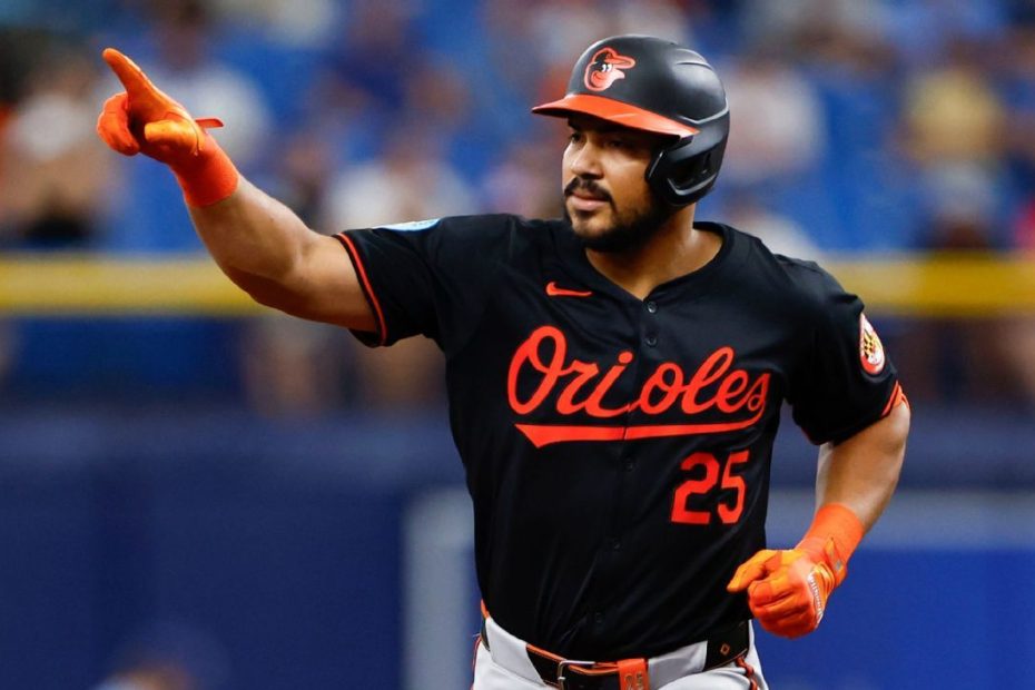Blue Jays sign Anthony Santander to 5-year, $92.5 million contract