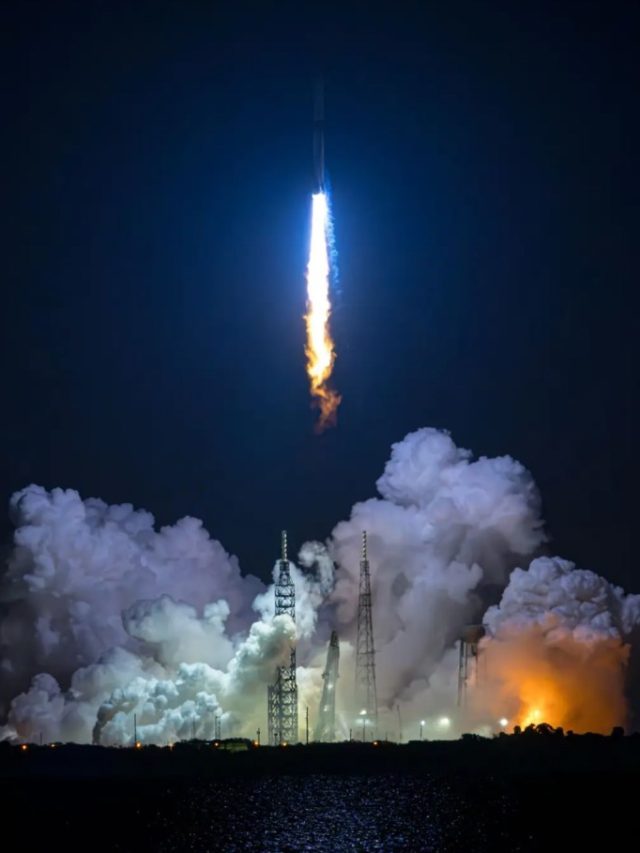Blue Origin successfully launches New Glenn rocket into space