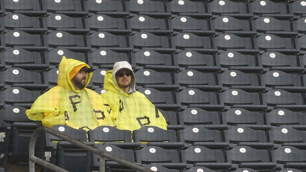 Bob Nutting won't sell Buccaneers, team CEO tells frustrated fans