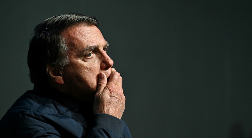 Bolsonaro é impedido de viajar aos EUA para posse de Trump
