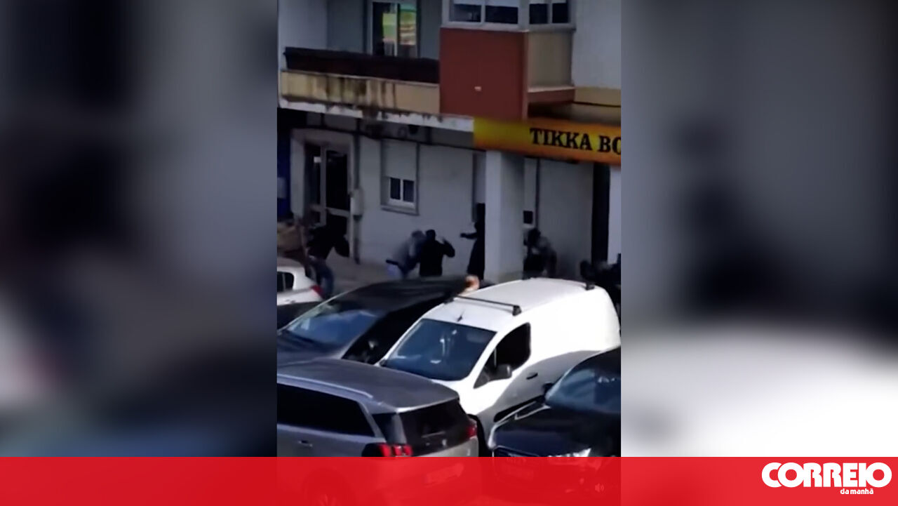 Briga de rua entre 10 homens em Odivilas, Portugal, três feridos