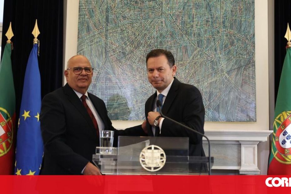Carlos Costa Neves está proibido por lei de acumular salário através de pensão da Caixa Geral de Aposentações - Política