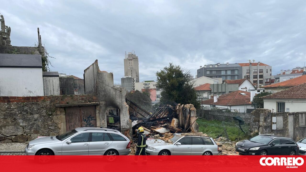 Casas desabam e carros destruídos após incêndio em São João da Madeira, Portugal