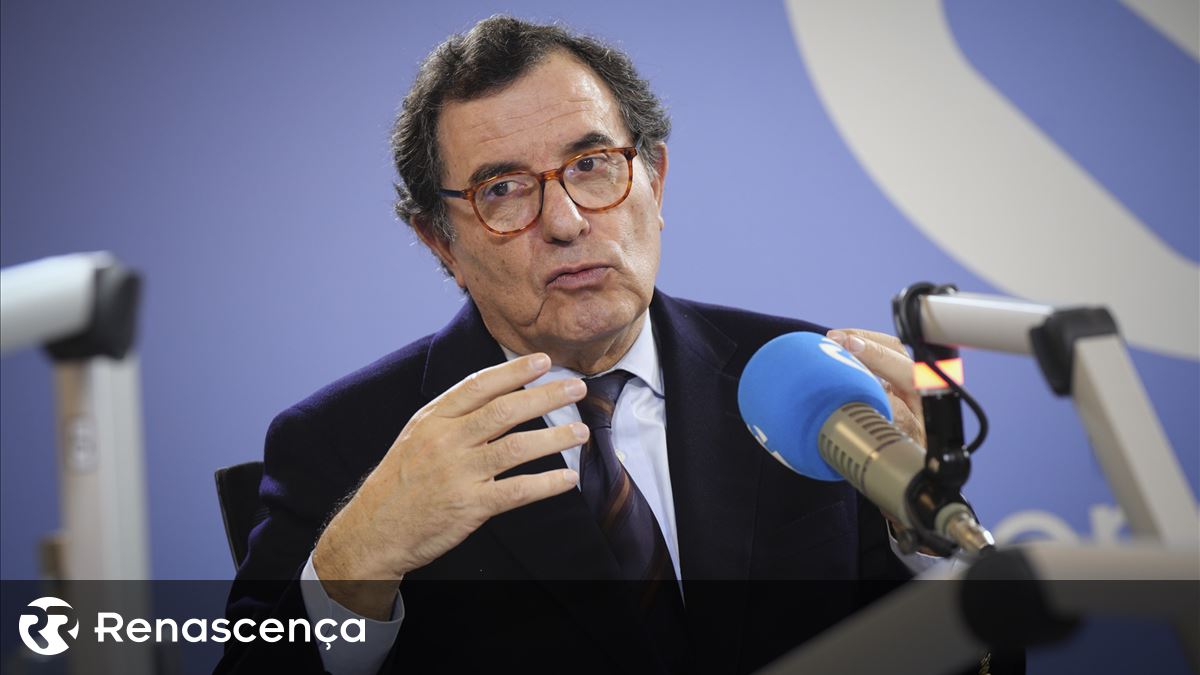 Ministro Castro Almeida admite que Direção Executiva do SNS “não vai bem”