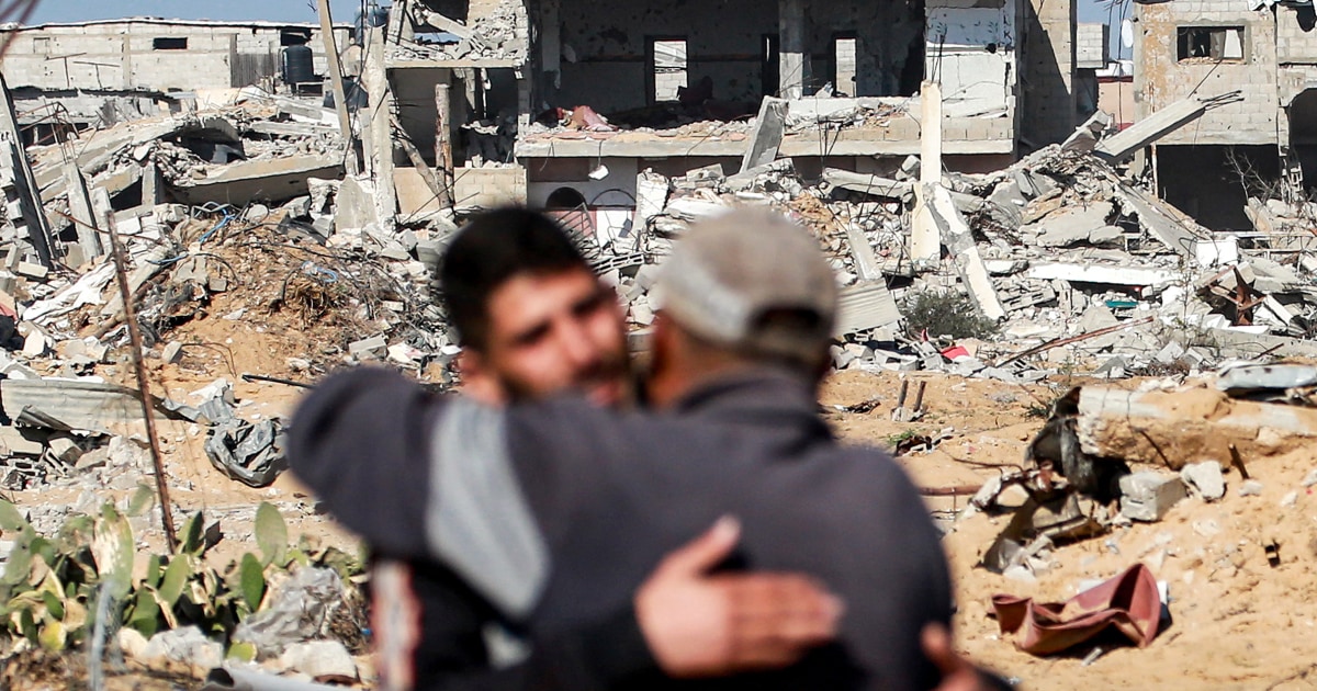 Ceasefire enters fourth day, aid pours into Gaza