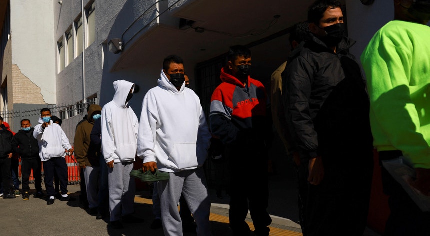 Centenas de detidos. A deportação de grande escala de imigração ilegal começou nos Estados Unidos