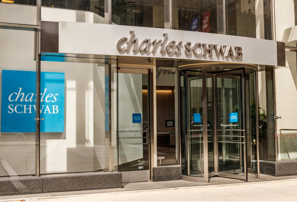 Charles Schwab's fourth-quarter ETF assets surge on stock bets