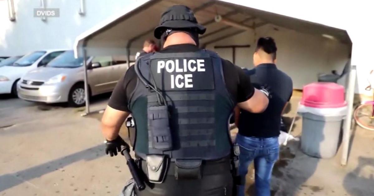 Chicago immigrant community braces for ICE raids as Trump takes office