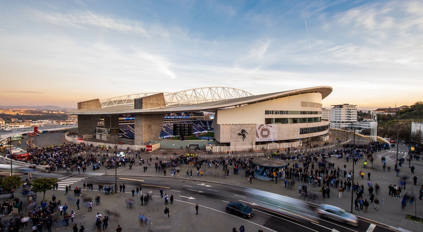 Clube do Porto perde 50 milhões de euros em comissões e 5 milhões de euros em receitas de bilhetes