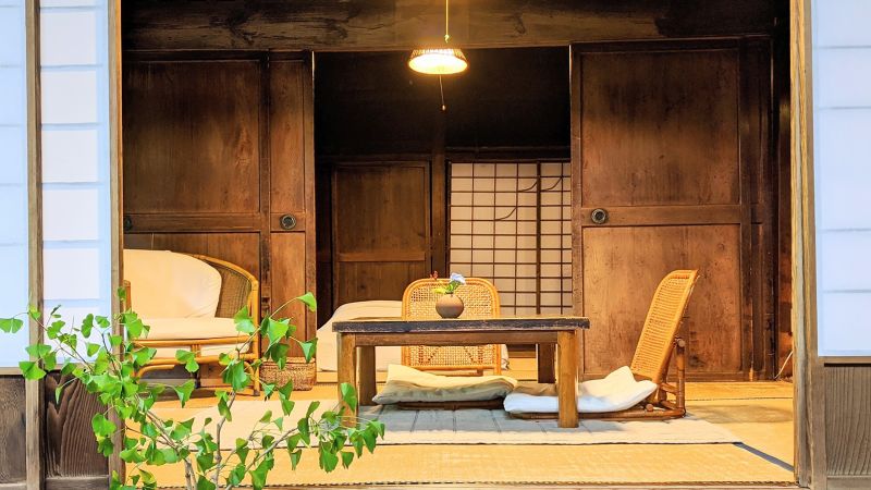 Couple transforms abandoned Japanese house into guesthouse