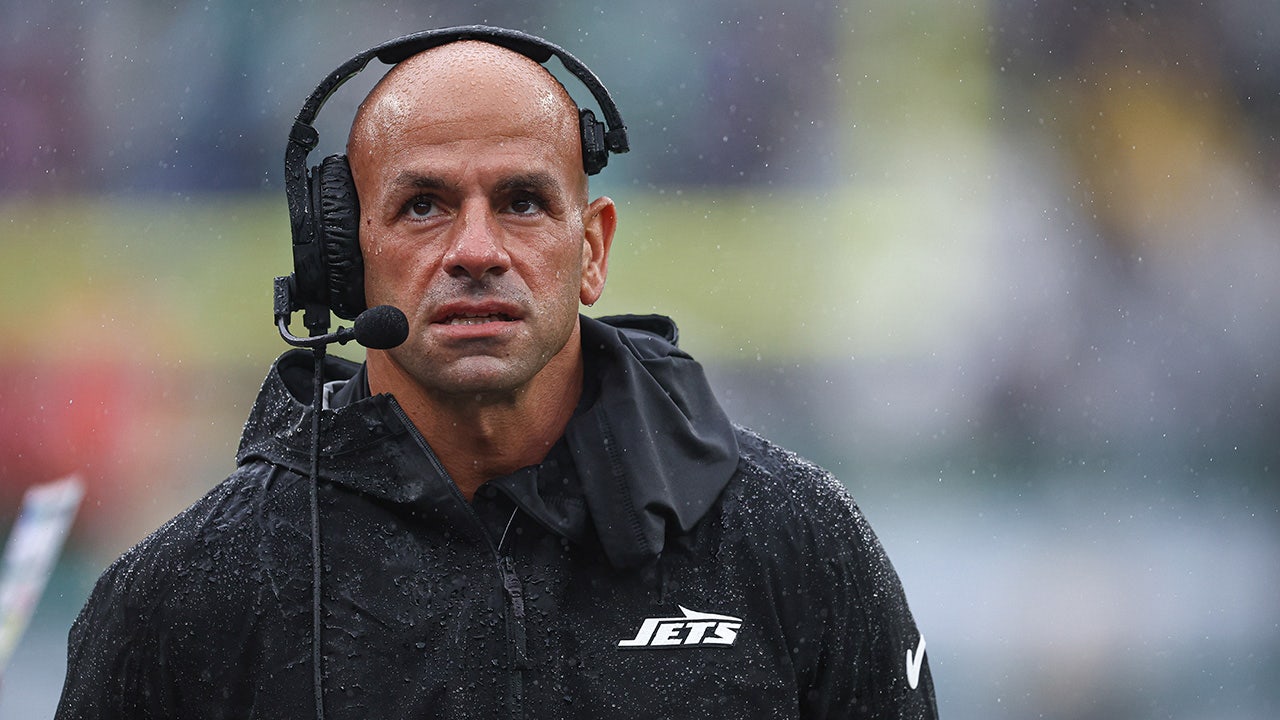 Cowboys eyeing former Jets head coach Robert Saleh after moving on from Mike McCarthy: Report