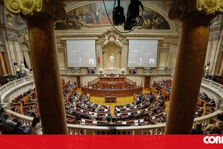 Diploma que permite construção em solos rústicos entra em vigor apesar de críticas - Política