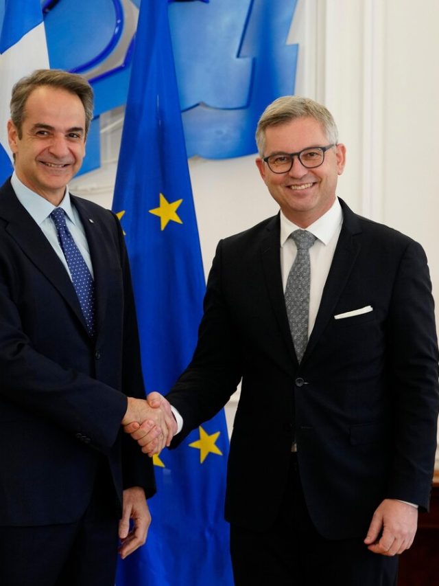 EU migration commissioner talks in Athens on migration deal and returns policy