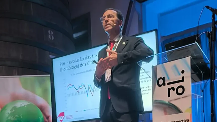 Economista alerta empresários portugueses sobre impacto das economias dos EUA e da China