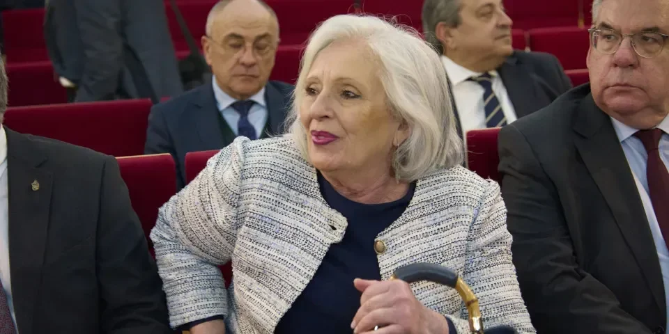 Ex-Procuradora-Geral da República Lucília Gago condecorada pelo Presidente da República