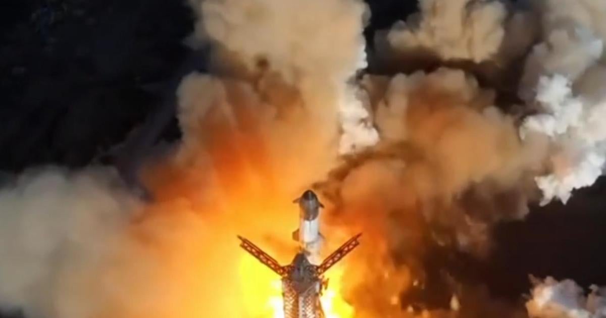 FAA orders investigation after SpaceX starship breaks apart, scattering debris