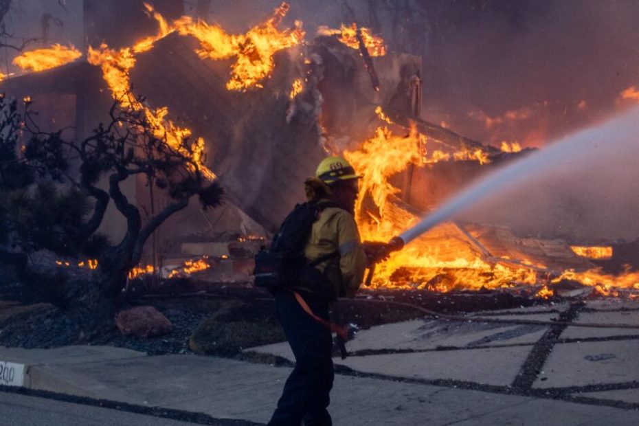 Fake firefighter in Los Angeles fire was an arsonist from Oregon, police say