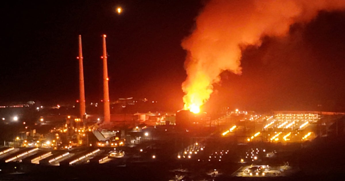 Fire breaks out at California battery storage plant, more than 1,000 people ordered to evacuate