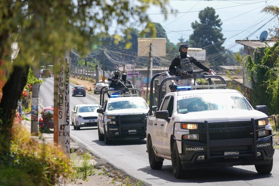 Five dead in Mexican town battle with criminal gangs