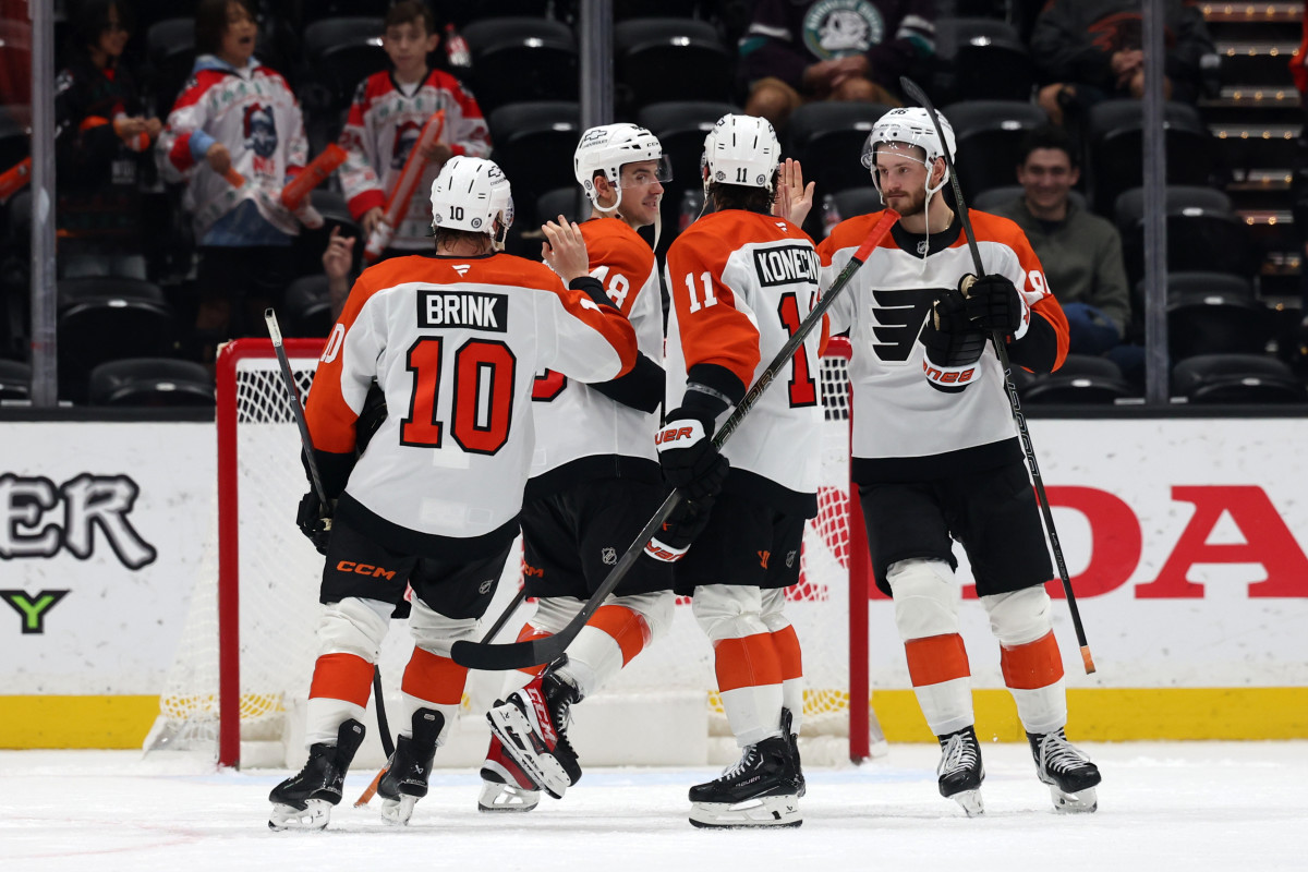 Flyers trading Farabee, Farabee, FROST (Frost) and Kuzmenko, Pelletier competing for flames for flames