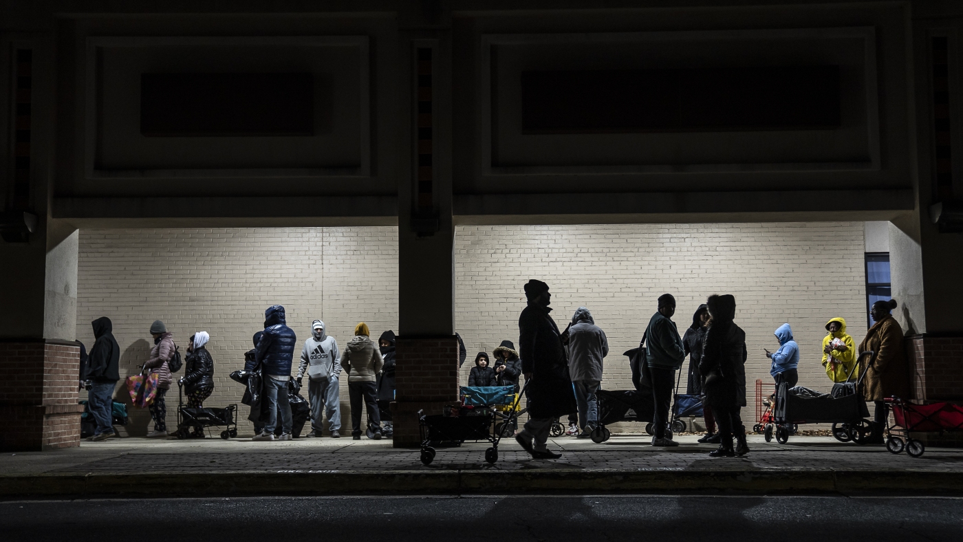 Food pantries are bracing as Trump allies aim to cut food aid : NPR