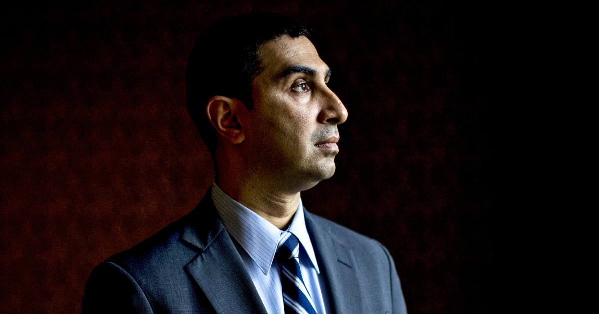 Former Bernie Sanders campaign manager Faiz Shakir joins race for Democratic National Committee chair