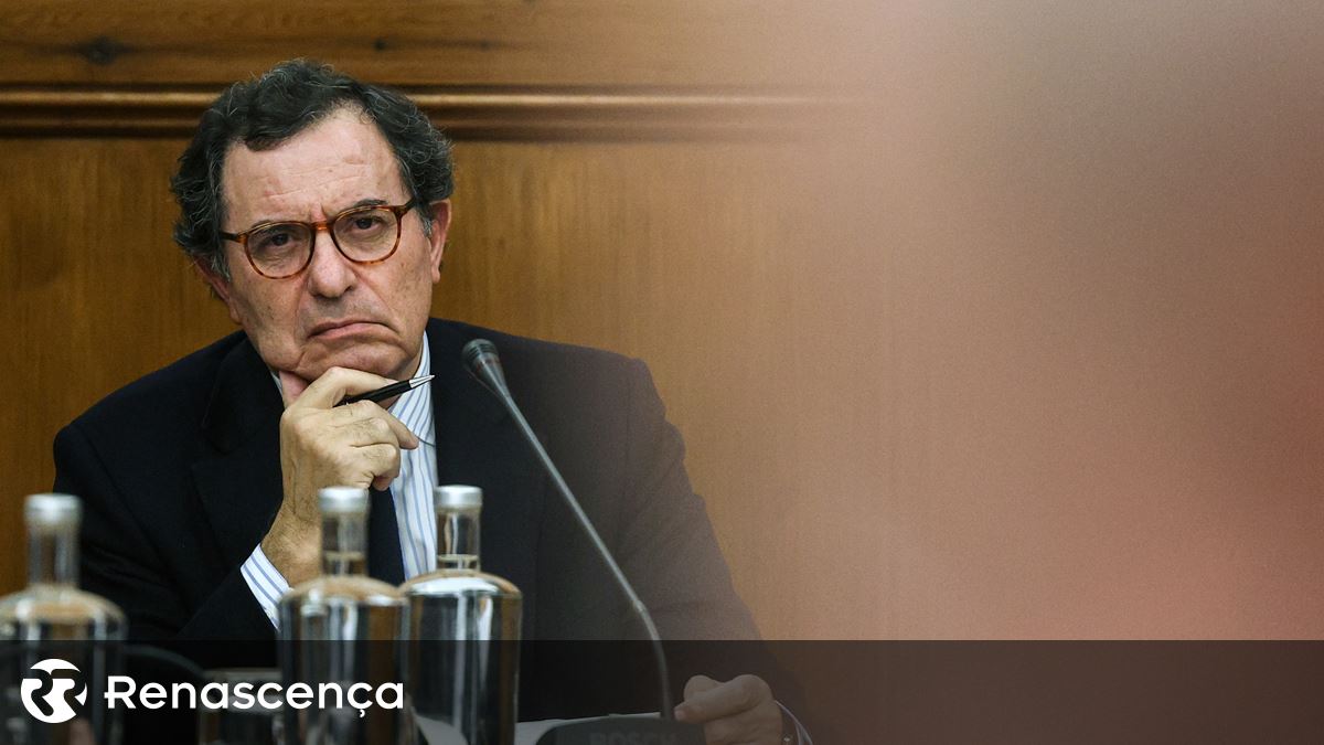O ministro Castro Almeida admite que os motoristas do governo compraram combustível para Mac