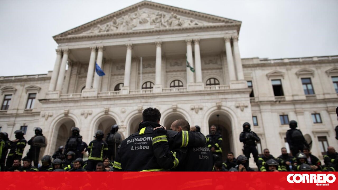 Governo apela aos sindicatos dos bombeiros para apresentarem propostas finais na sexta-feira – Política