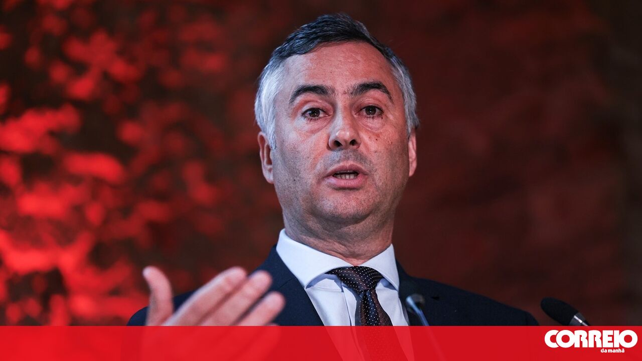 Governo e sindicatos iniciam conversações sobre Código da Profissão Docente esta sexta-feira – Política