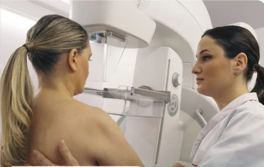 Cirurgia de robô lucrativa para tratar o câncer, como útero, próstata e rim