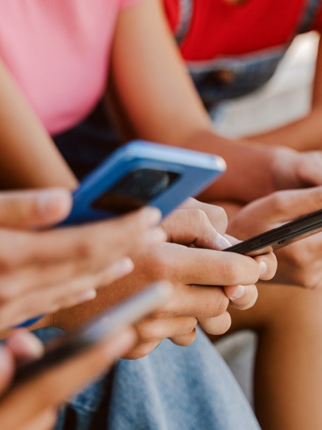 How social media platforms attract creators