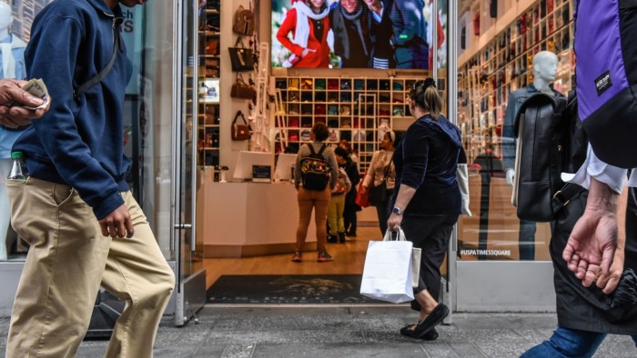 In the fourth quarter, the US economy grew 2.3 % in the fourth quarter