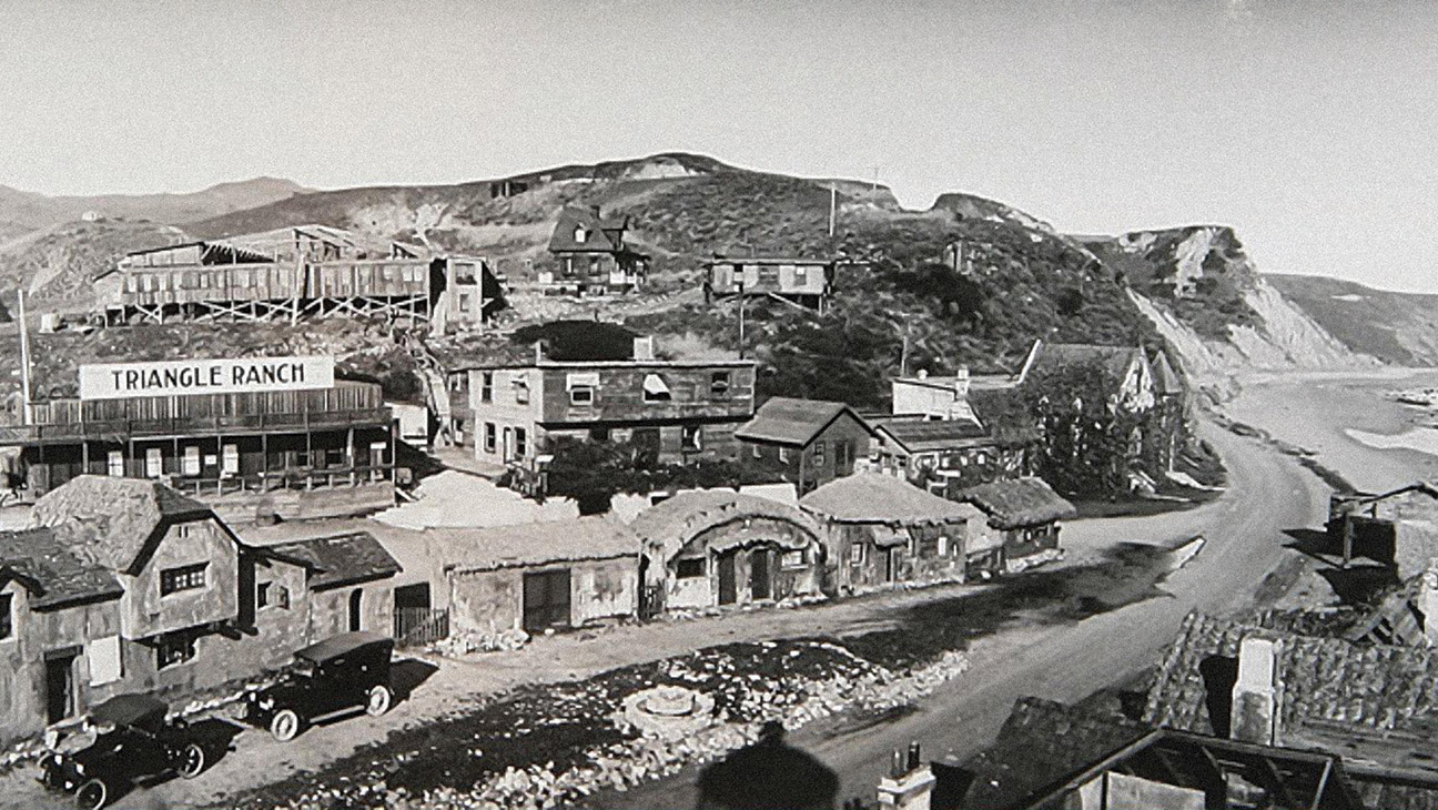 Innsville waterfront studio destroyed by fire a century ago