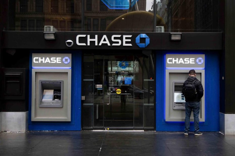 JPMorgan's fourth-quarter results top expectations as investment banking fees soar