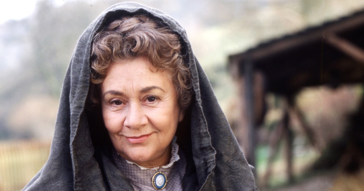 Joan Plowright, Tony Award winner and widow of Laurence Olivier, dies at 95