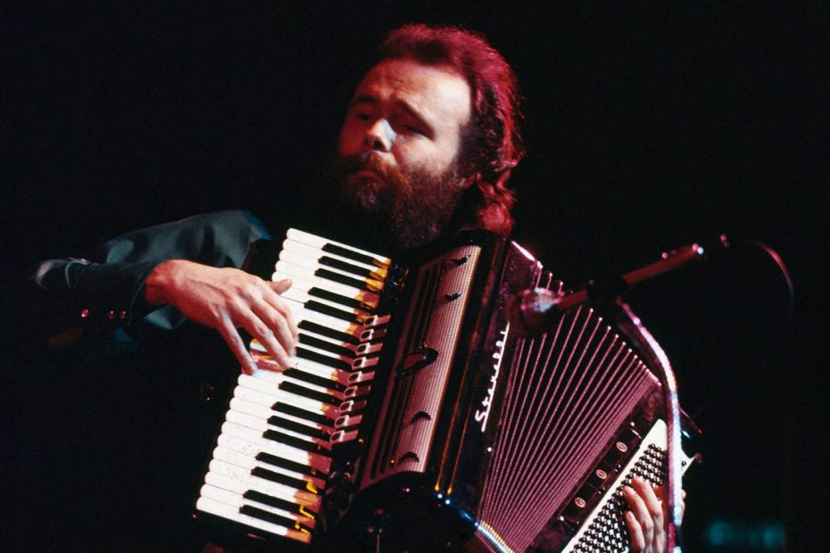 Keyboardist Garth Hudson dies at 87