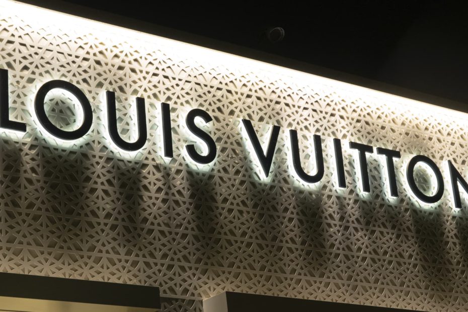 LVMH (LVMH.PA) returns Q4, fiscal year 24 years of fiscal year