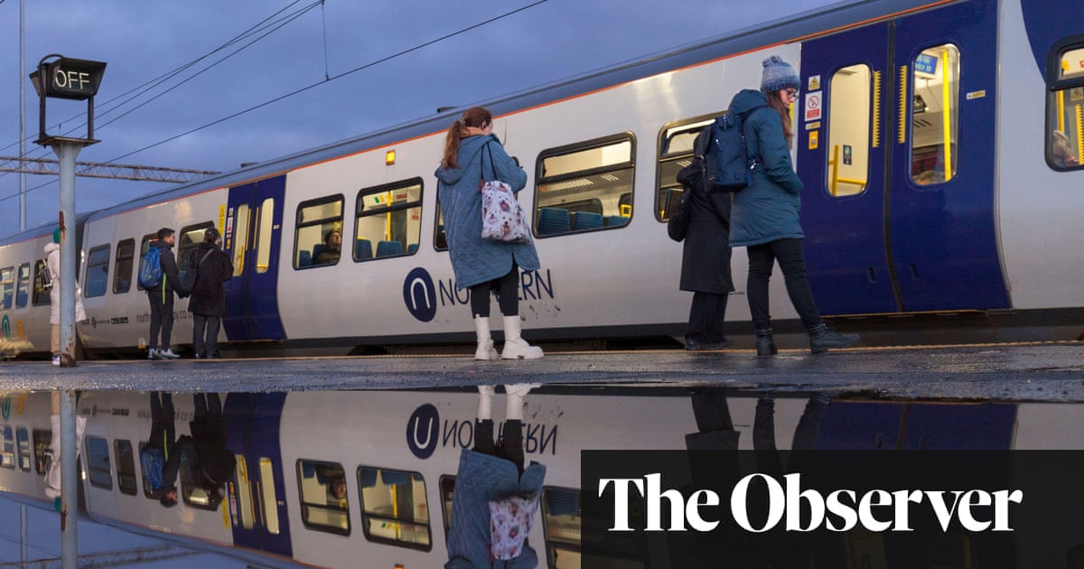 Labor pledges to make Sunday trains as reliable as weekday services rail industry