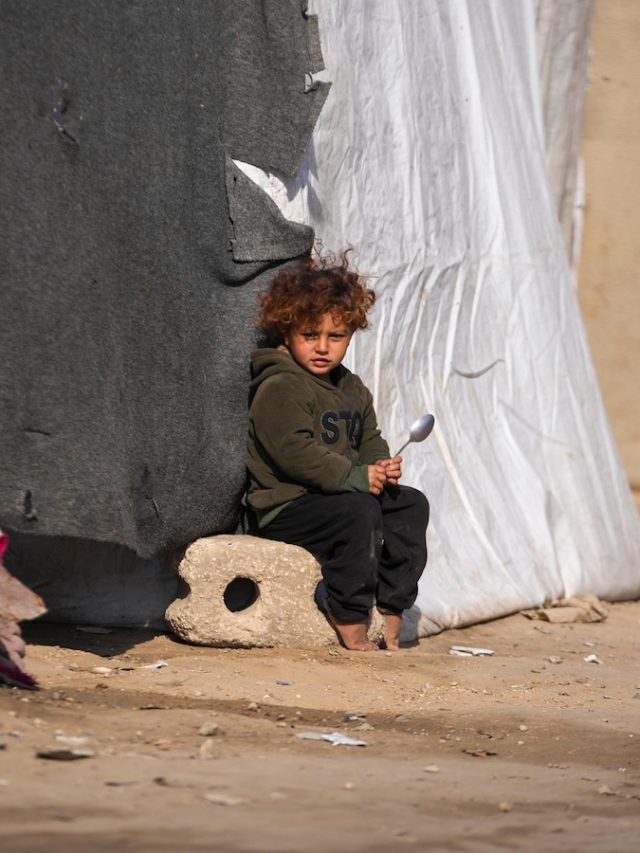 Latest Middle East news: Ceasefire between Israel and Hamas to come into effect at 0630 GMT on Sunday