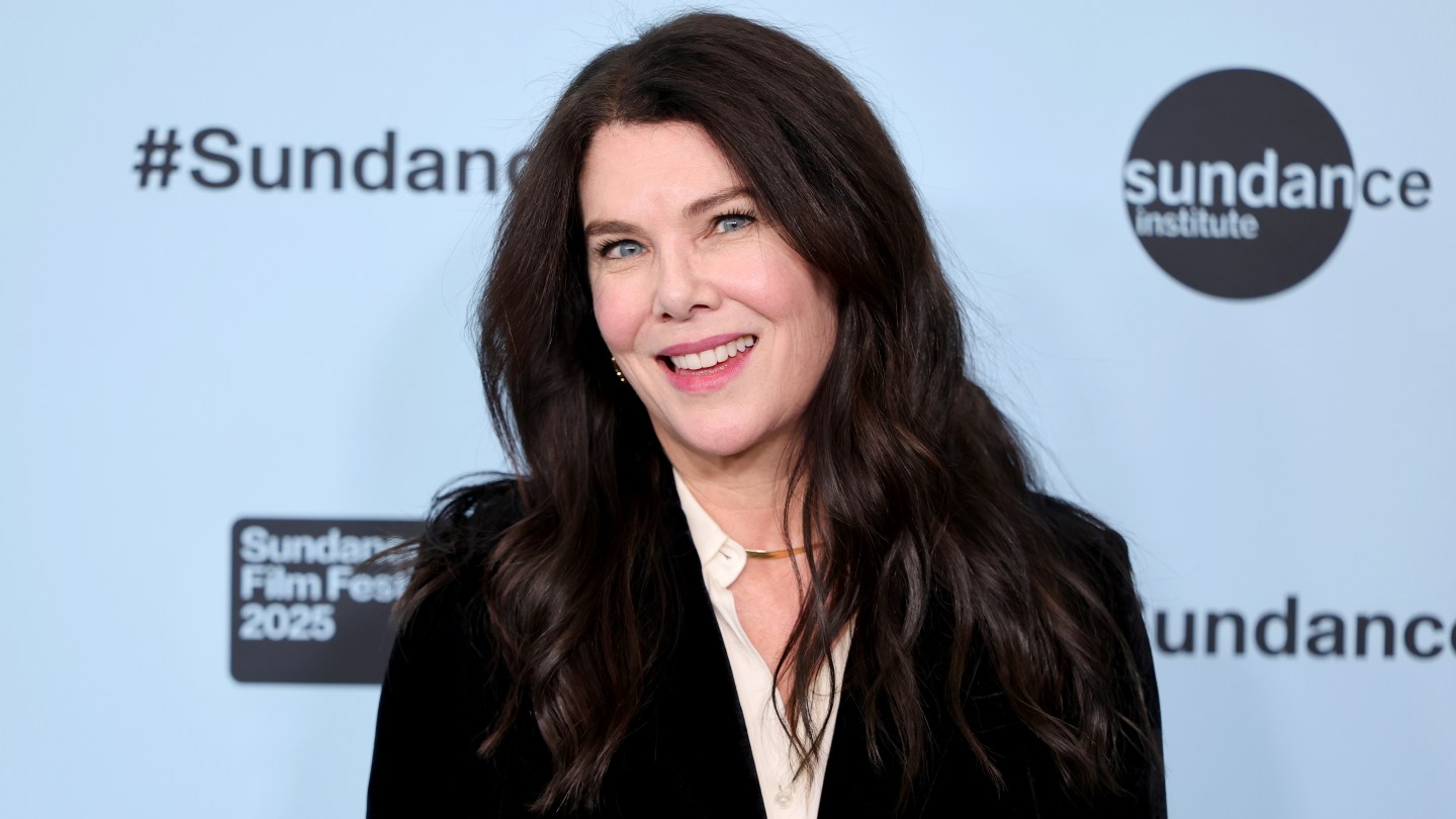 Lauren Graham hopes that “Gilm girl” fans can watch “Z-Suite”